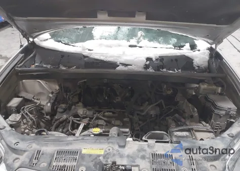 2010 Toyota Highlander Base V6 from USA, damaged, VIN 5TDBK3EH3AS011365